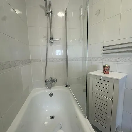 Apartamento T1 Moderno Na Da Rocha Com Piscina Portimão